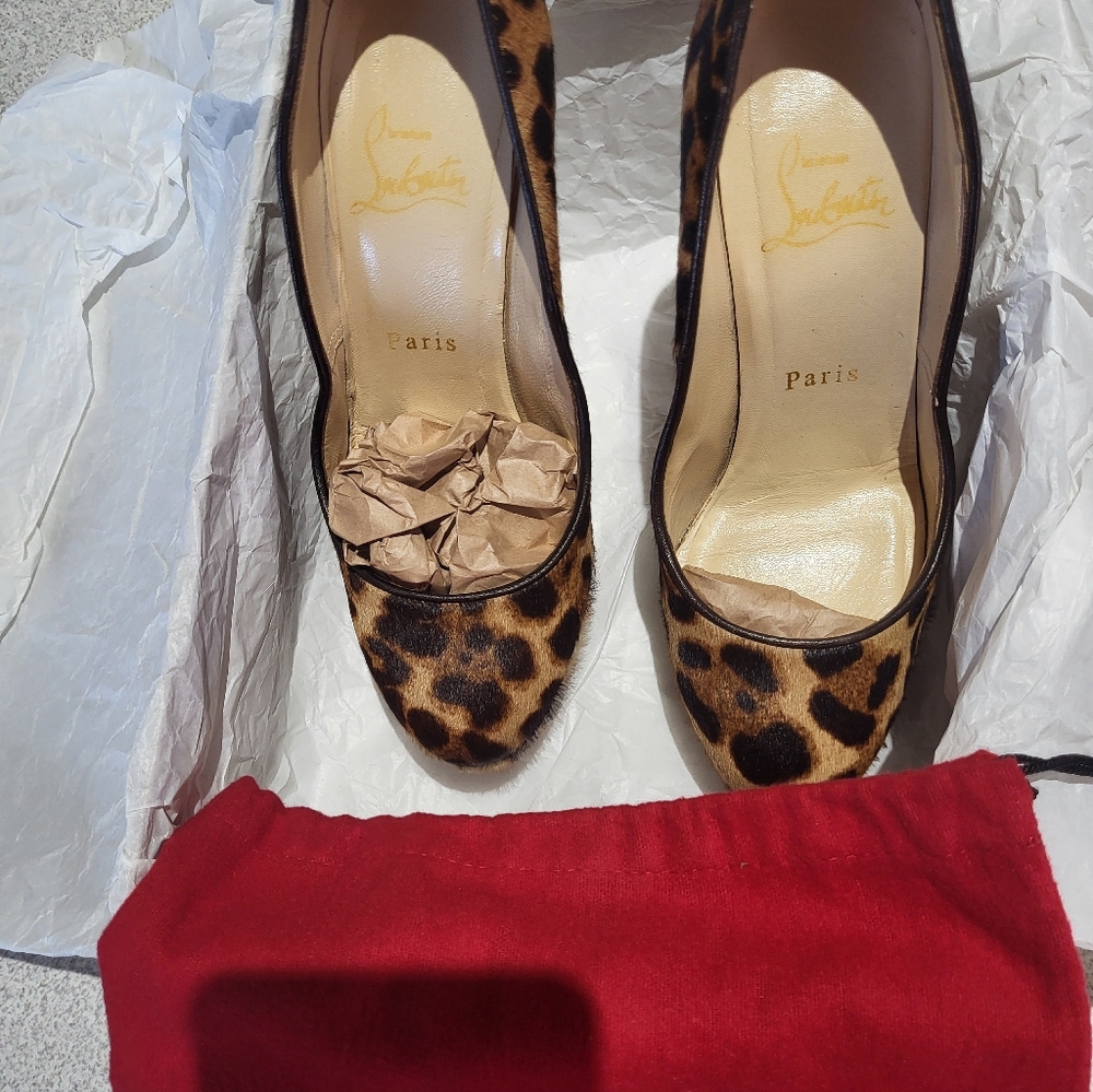 Christian louboutin "Bianca"  Leppard 😍 sz 36,5 in heels w/ 1.5in plat box +bag